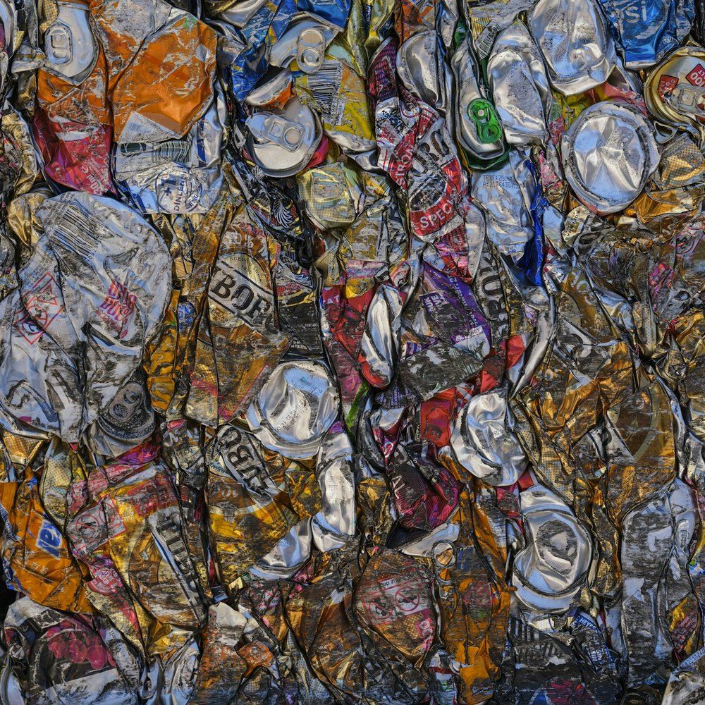 Fardos de latas de alumínio prensadas